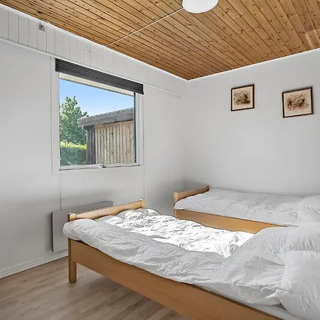 3 Bedroom Awesome In Ferienhaus Tistrup