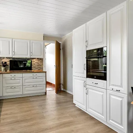 3 Bedroom Awesome In