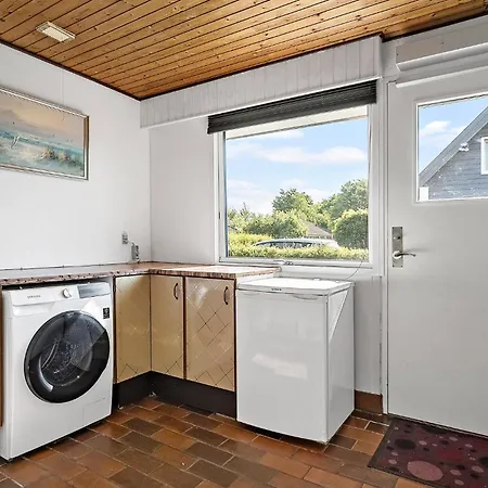 3 Bedroom Awesome In Ferienhaus Tistrup