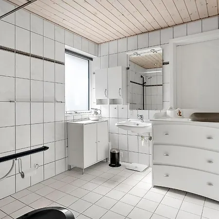 3 Bedroom Awesome In Ferienhaus *