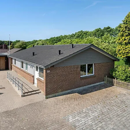 3 Bedroom Awesome In Ferienhaus *