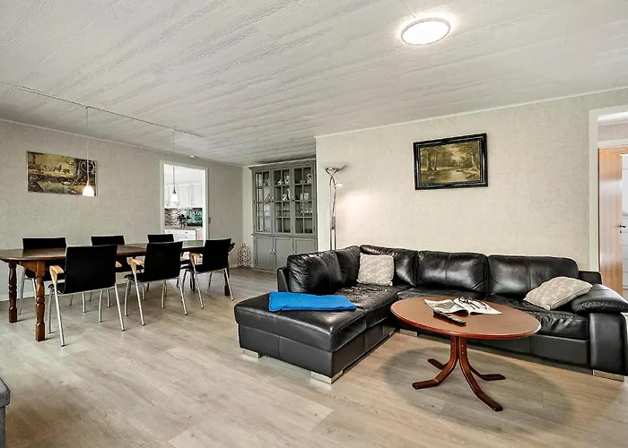 Сasa de vacaciones 3 Bedroom Awesome In *