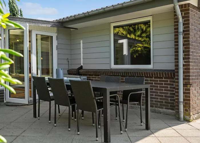 3 Bedroom Awesome In *