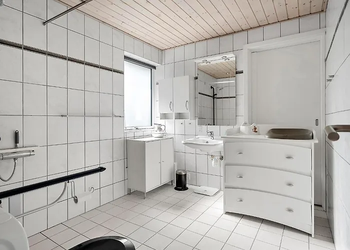 3 Bedroom Awesome In Сasa de vacaciones *